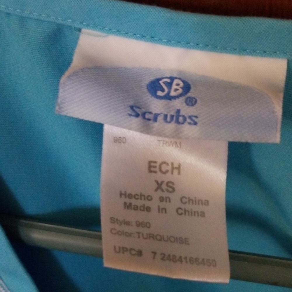 Scrub set - Picture 2 of 5